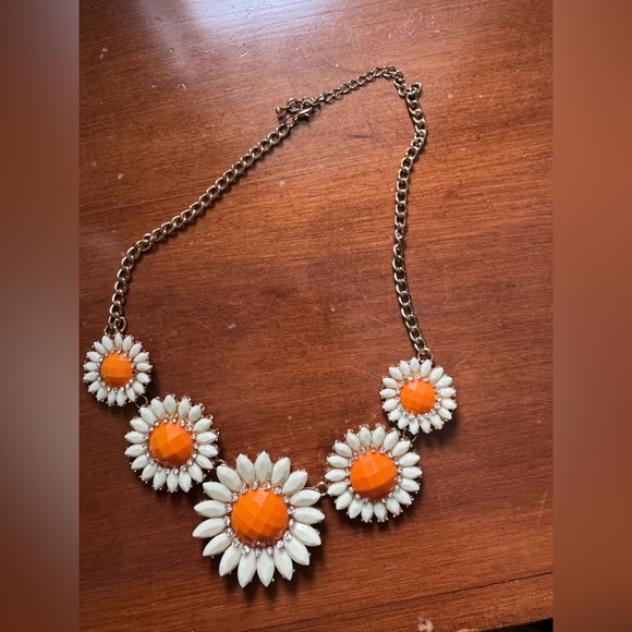 Hallmark Jewelry - Daisy Statement Necklace